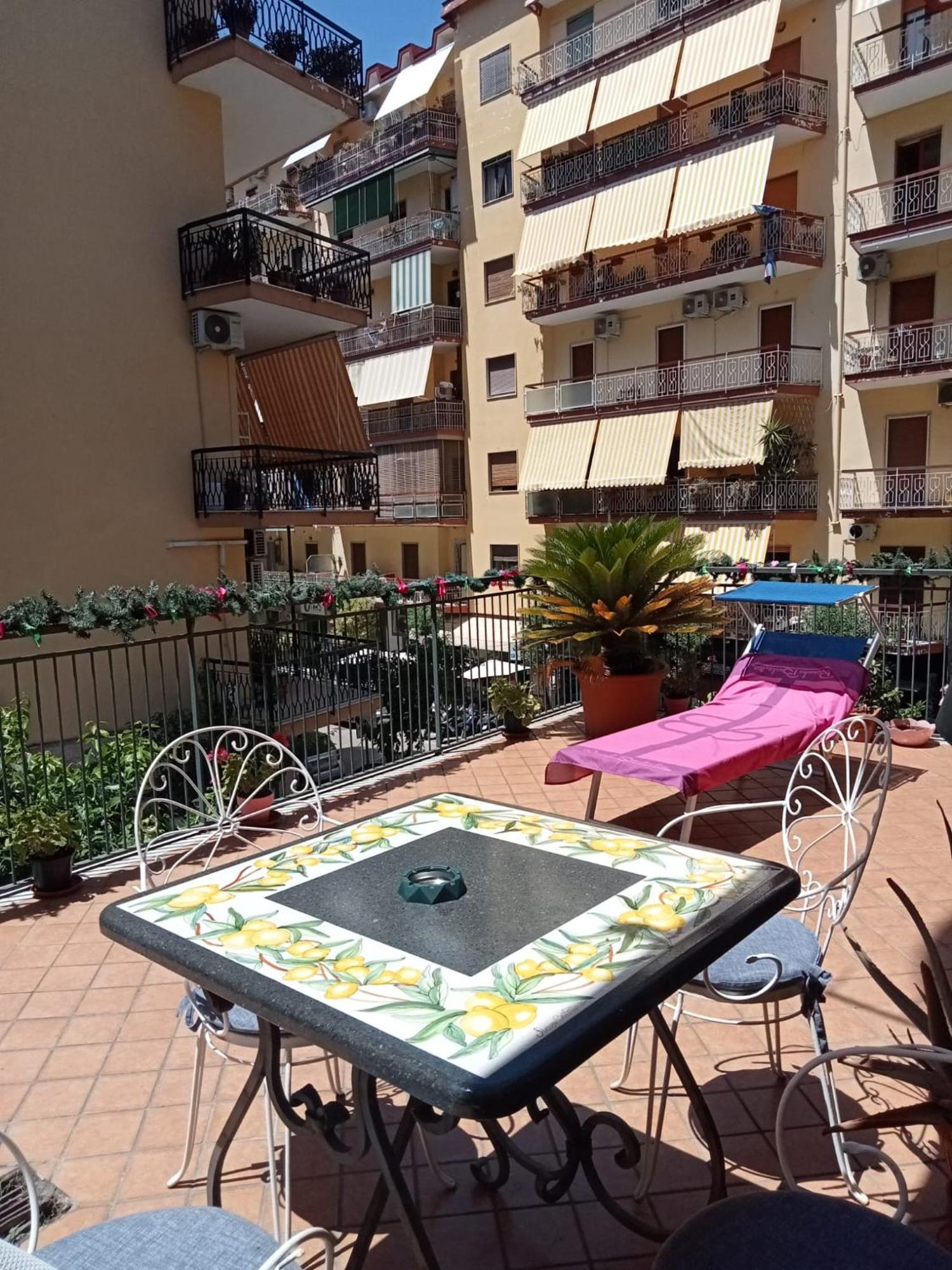 Bed and Breakfast La Terrazza Di Monica & Teresa Portici Zewnętrze zdjęcie
